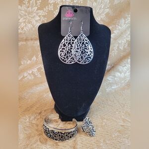 Paparazzi Intricate Silver Teardrop Earrings
